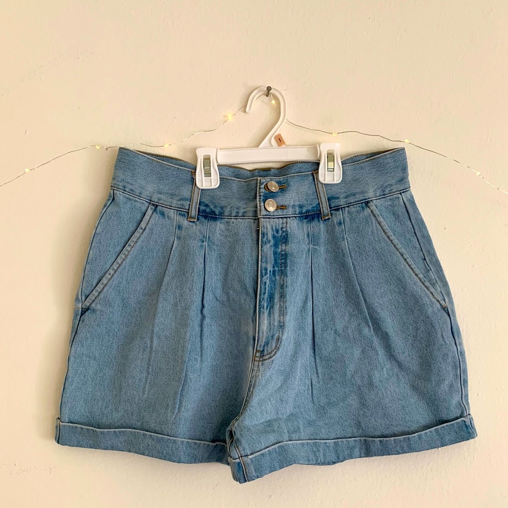 Cute high waisted shorts